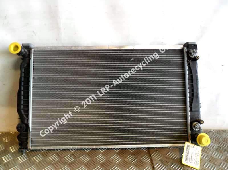 Audi A4 8D original Wasserkühler 8D0121251L CALSONIC 2.8 142kw BJ1999